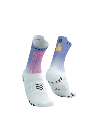 COMPRESSPORT Skarpetki do biegania wysokie PRORACING SOCKS V4.0 RUN HIGH IRONMAN 2025 jacaranda