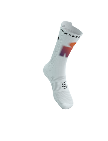 COMPRESSPORT Skarpetki rowerowe PRORACING SOCKS V4 BIKE IRONMAN 2025 white/sunset