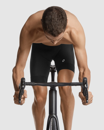 ASSOS Spodenki rowerowe męskie MILLE GT HALF SHORTS C2 black series