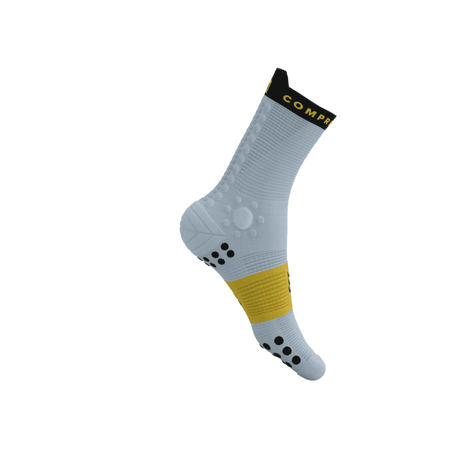 COMPRESSPORT Skarpetki do biegania trailowe PRORACING SOCKS V4 TRAIL grey dawn/ceylon yellow