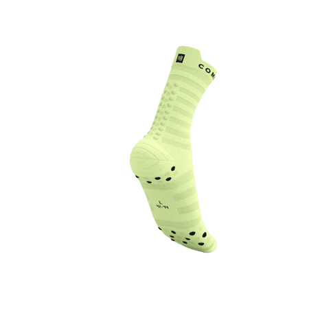 COMPRESSPORT Skarpetki do biegania PRORACING SOCKS V4 ULTRALIGHT RUN HIGH shadow lime/black