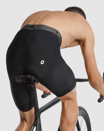 ASSOS Spodenki rowerowe męskie MILLE GT HALF SHORTS C2 black series