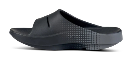 OOFOS Klapki regeneracyjne OOahh Sport Matrix Black