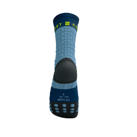 COMPRESSPORT Skarpetki do biegania zimowe PRORACING SOCKS WINTER TRAIL denim/poseidon