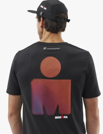 COMPRESSPORT Koszulka biegowa z krótkim rękawem TRAINING SS T-SHIRT IRONMAN 2025 black sunset