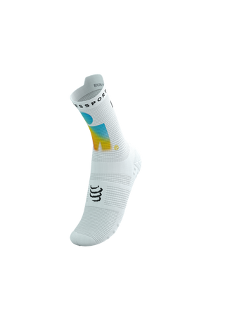 COMPRESSPORT Skarpetki do biegania wysokie PRORACING SOCKS V4 RUN HIGH IRONMAN 2025 white/sunrise