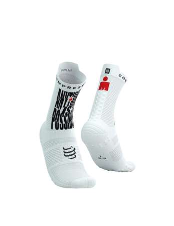 COMPRESSPORT Skarpetki do biegania wysokie PRORACING SOCKS V4.0 RUN HIGH IRONMAN 2025 white