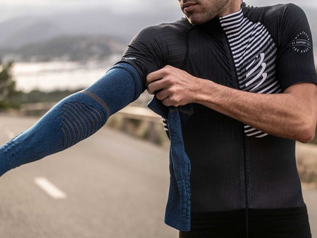 COMPRESSPORT Rękawki kompresyjne ARMFORCE ULTRALIGHT niebieskie