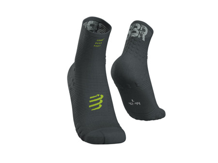 COMPRESSPORT Skarpetki do biegania długie ProRacing Socks v3.0 BORN TO SWIM BIKE RUN 2019 zielone